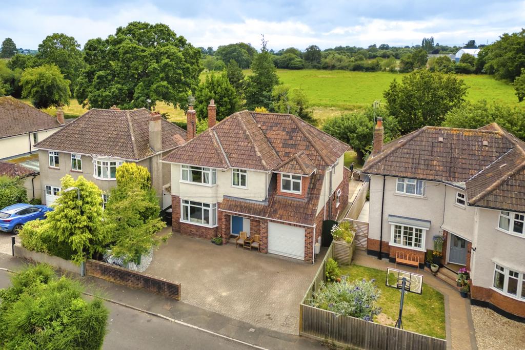 4 Wyndham Road, Taunton 4 bed detached house for sale £575,000