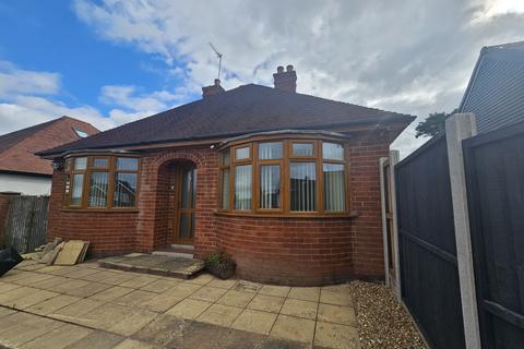 2 bedroom detached bungalow to rent, 88 Creswell Grove, Stafford, ST18 9QU