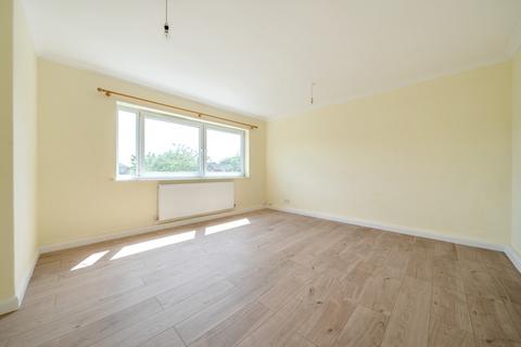 2 bedroom flat to rent, Woolwich Road Belvedere DA17