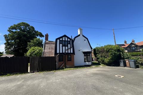 4 bedroom semi-detached house to rent, High Street, Felixstowe IP11