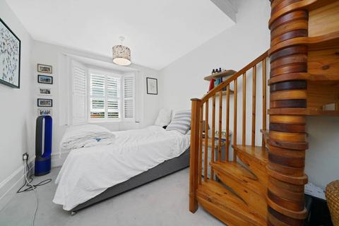 2 bedroom flat to rent, Offley Road, SW9, Oval, London, SW9