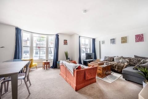 2 bedroom flat to rent, Gloucester Terrace, Lancaster Gate, London, W2