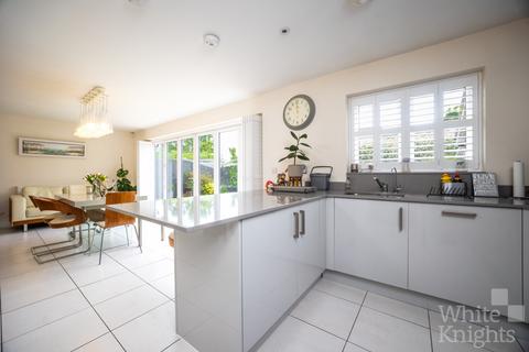 4 bedroom detached house for sale, Monitor Way, Reading RG5