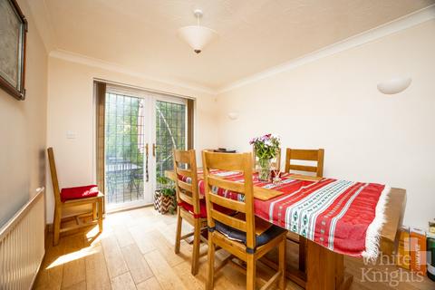 199 Hyde End Road, Spencers Wood, Reading, RG7 1BU