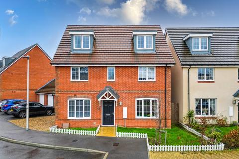 21 Bowling Green, Three Mile Cross, Reading, RG7 1FY