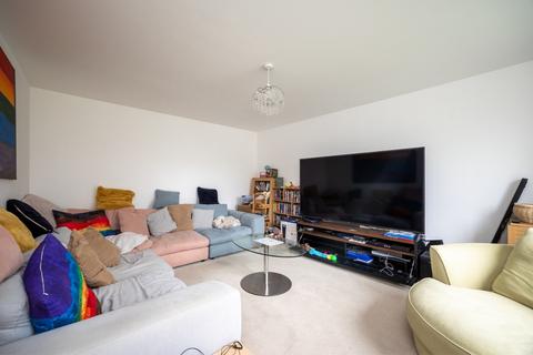 21 Bowling Green, Three Mile Cross, Reading, RG7 1FY