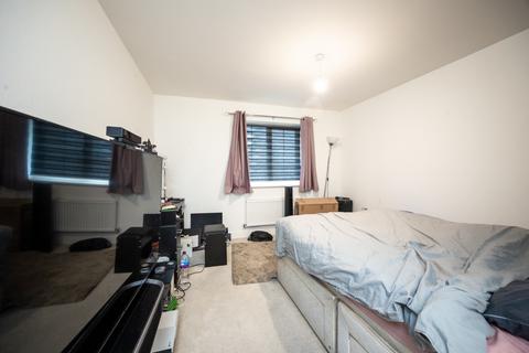 21 Bowling Green, Three Mile Cross, Reading, RG7 1FY