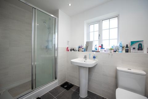21 Bowling Green, Three Mile Cross, Reading, RG7 1FY