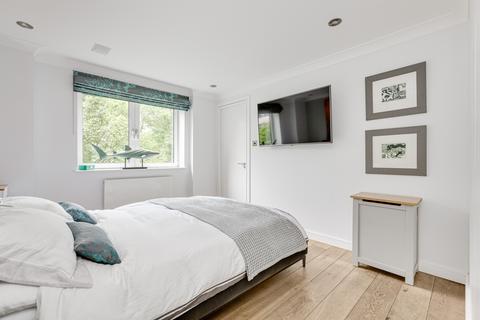 2 bedroom flat for sale, Ferrymans Quay, William Morris Way, London