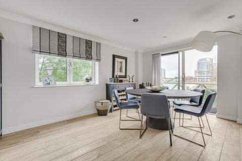 2 bedroom flat for sale, Ferrymans Quay, William Morris Way, London