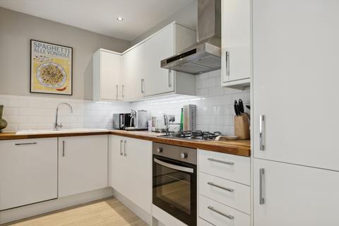 Flat B, 49 Reporton Road, London, SW6 7JP