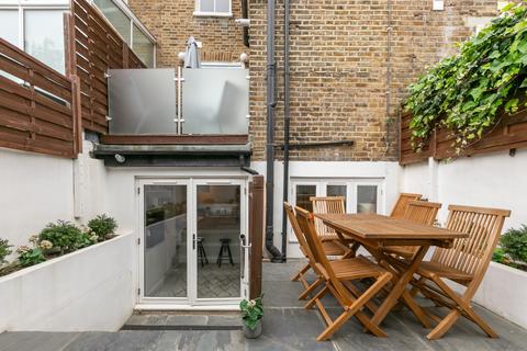 Flat B, 49 Reporton Road, London, SW6 7JP
