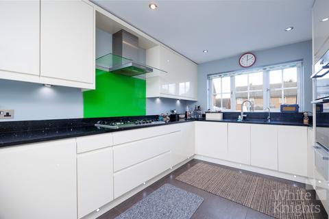 4 bedroom semi-detached house for sale, Three Mile Cross, Berkshire RG7