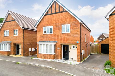 4 bedroom detached house for sale, Martyn Crescent, Reading RG2