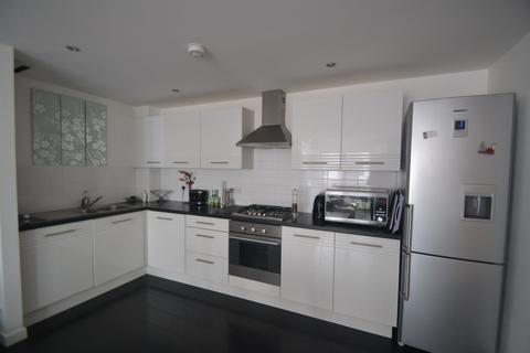 3 bedroom flat to rent, Colonsay View, Granton, Edinburgh, EH5