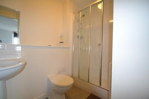 3 bedroom flat to rent, Colonsay View, Granton, Edinburgh, EH5