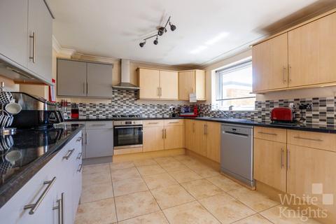 3 Consul Close, Woodley, Reading, RG5 4ET