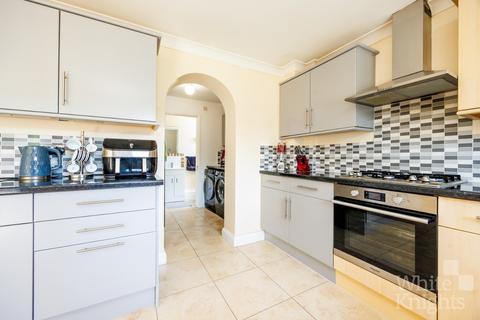 3 Consul Close, Woodley, Reading, RG5 4ET