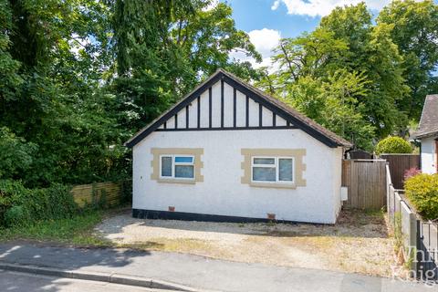 2 bedroom bungalow for sale, Park Grove, Reading RG30