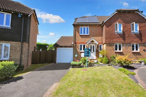 2 bedroom semi-detached house for sale, Smallhythe Close, Bearsted, ME15