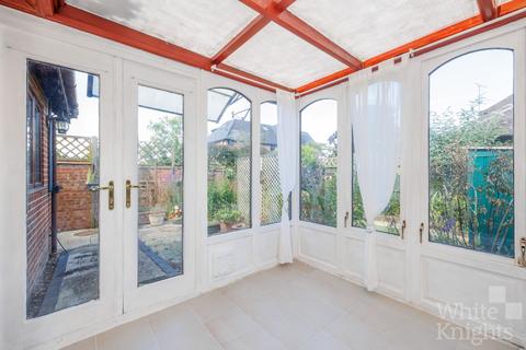 1 Coniston Close, Woodley, Reading, RG5 4AY