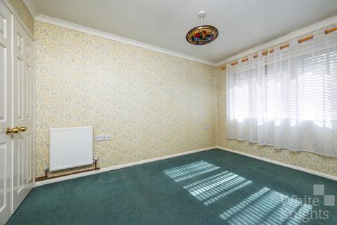 1 Coniston Close, Woodley, Reading, RG5 4AY