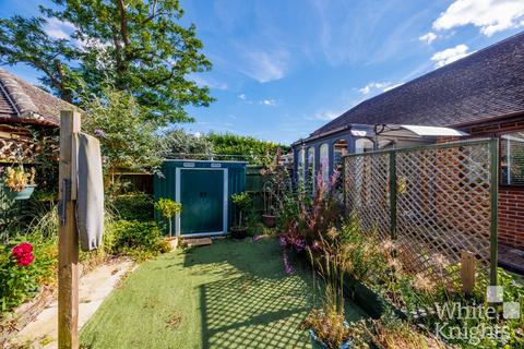 1 Coniston Close, Woodley, Reading, RG5 4AY