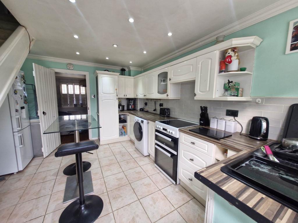 Lower Shelton Road, Bedford MK43 2 bed house for sale £225,000