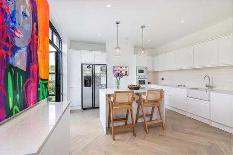 4 bedroom terraced house for sale, Avoca Road, London, SW17