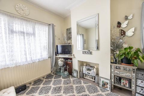 2 bedroom terraced house for sale, Range Road, Gravesend, Kent, DA12