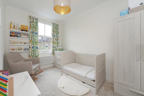 19 Balfour Road, London, W13 9TN