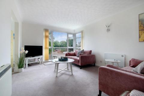 2 bedroom flat for sale, The Esplanade, Frinton-on-Sea CO13