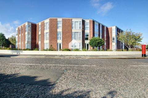 2 bedroom flat for sale, The Esplanade, Frinton-on-Sea CO13