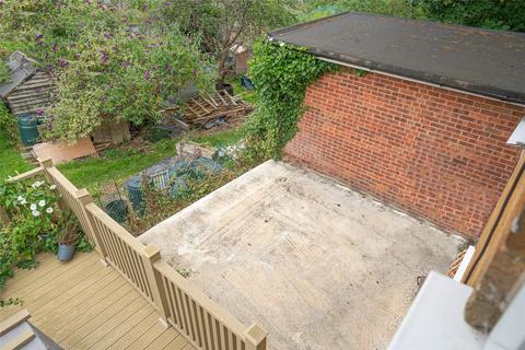14 Wellington Place, London, N2 0PN