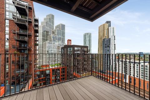 2 bedroom apartment for sale, Embassy Gardens London SW11