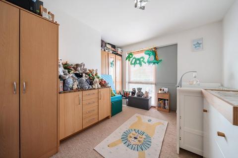 30 Dulcie Close, Greenhithe, DA9 9UL