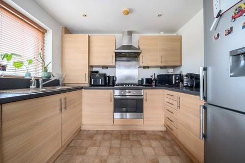 30 Dulcie Close, Greenhithe, DA9 9UL