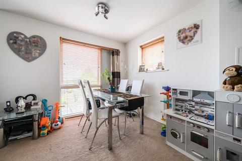 30 Dulcie Close, Greenhithe, DA9 9UL