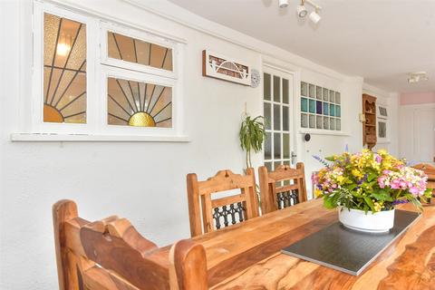 45 Links Crescent, St Marys Bay, Romney Marsh, TN29 0RS