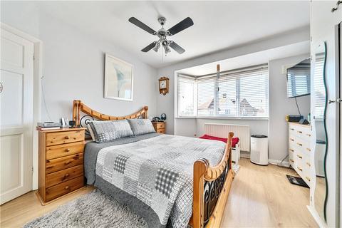 6 Christianfields Avenue, Gravesend, DA12 5NF