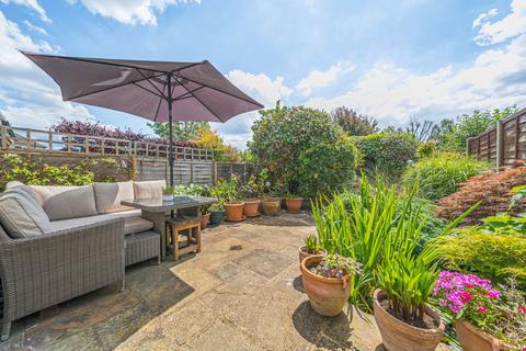 6 Beverley Road, Ruislip, HA4 9AJ