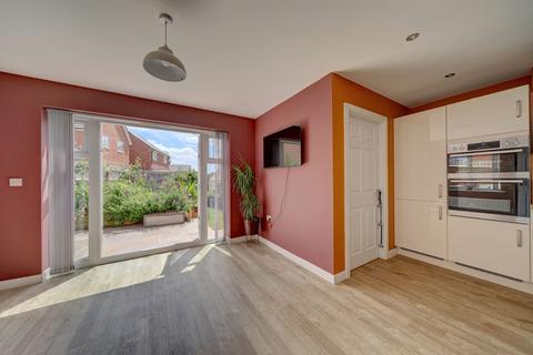 1 Abbotts Drive, Evesham, WR11 2RY