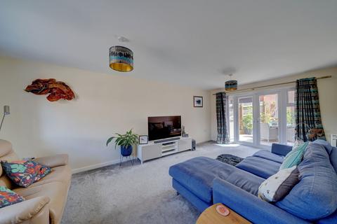 1 Abbotts Drive, Evesham, WR11 2RY