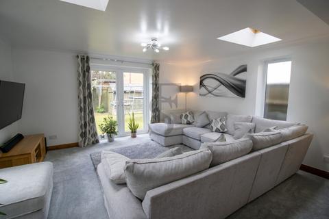 16 Elliot Close, Whetstone, Leicester, LE8 6QX