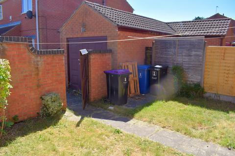 3 bedroom semi-detached house to rent, Teal Close, Caistor, LN7
