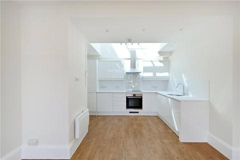 2 bedroom flat to rent, Great Titchfield Street, London, W1W