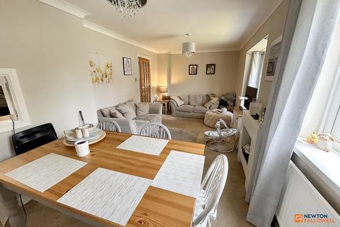 22 Chatsfield, Werrington, Peterborough, PE4 5DJ