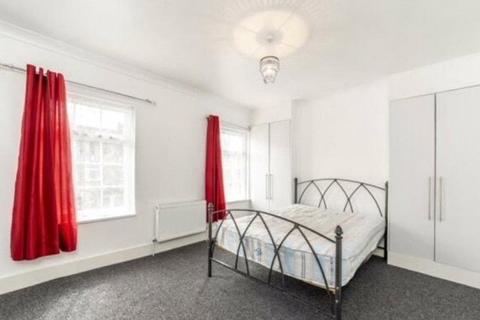 2 bedroom house to rent, Braemar Road, Brentford, TW8