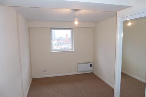 2 bedroom apartment to rent, Wallace Street, Glasgow G5