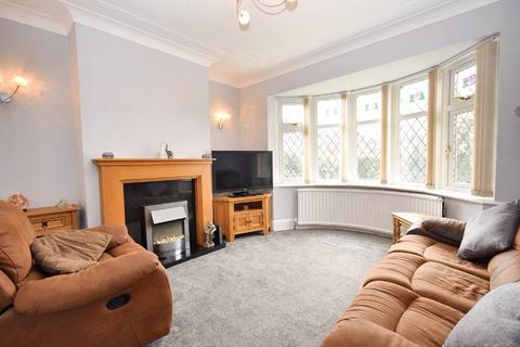 3 bedroom semi-detached house for sale, Belle Isle Drive, Wakefield